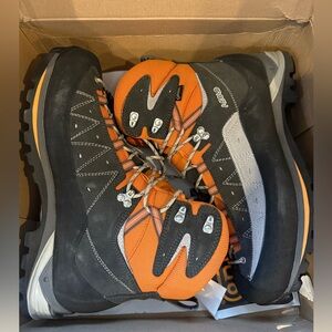 Asolo Ascender GV MM Men's Size 11 Gray and Orange Gore-Tex BRAND NEW WITH BOX